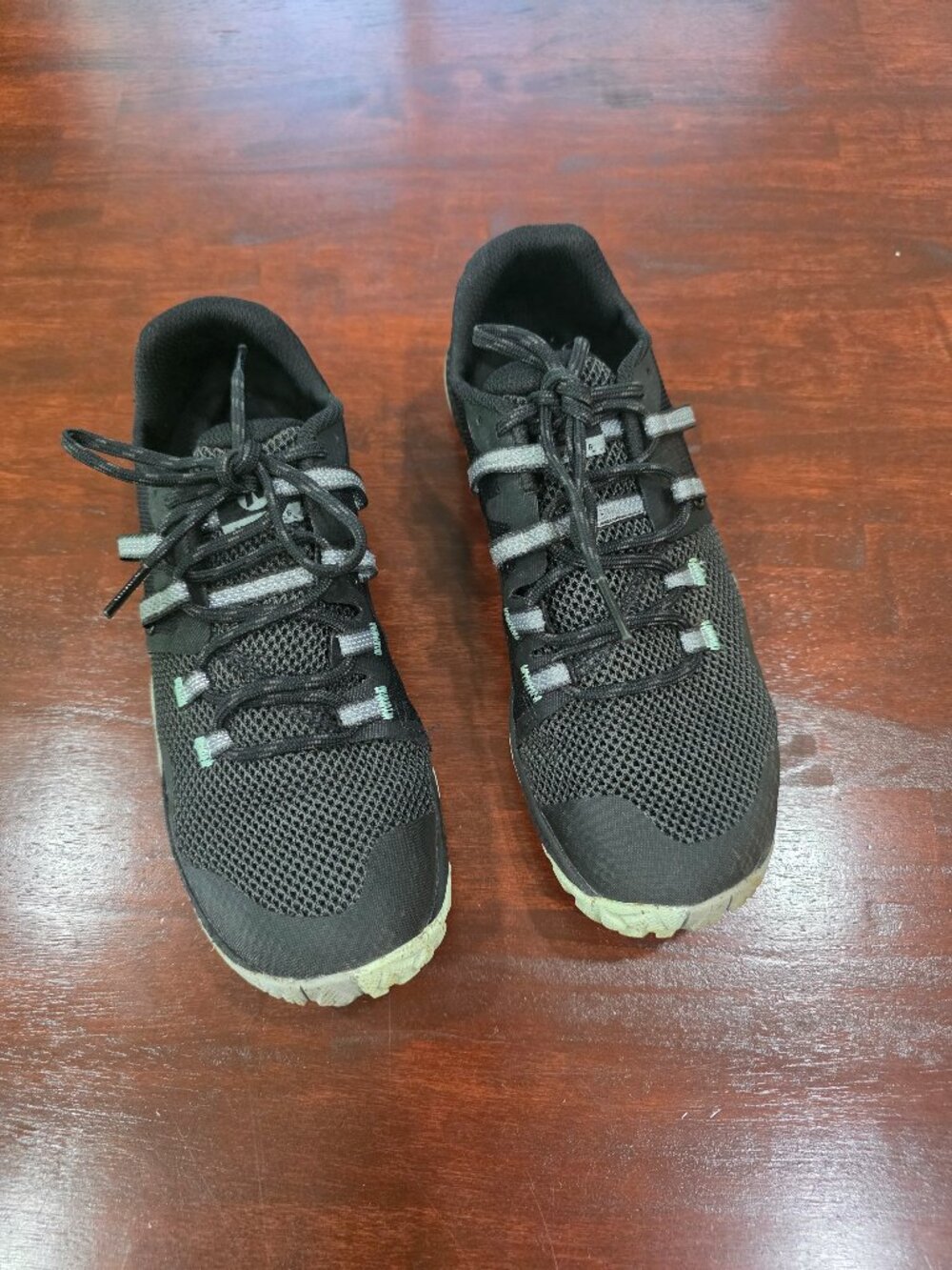 Pre Owned Merrell Rail Glove 6 Women's Trail/Running Shoes